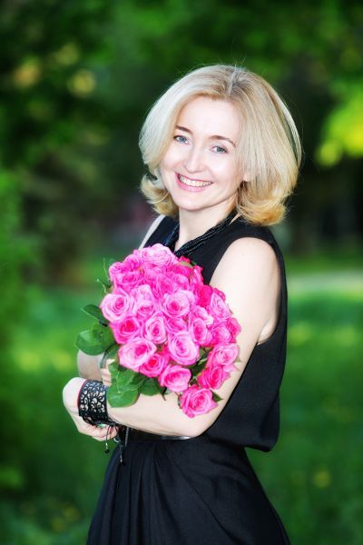 Olesya femme ukrainienne de Kiev, parle anglais, russe