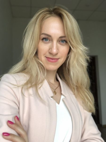 Anna femme ukrainienne de Kiev, parle anglais, russe