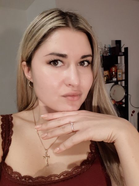 Natalia femme ukrainienne de Kiev, parle anglais, russe