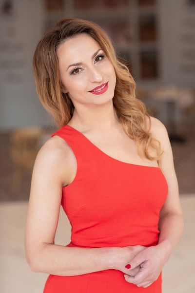 Ilona femme ukrainienne de Kiev, parle anglais, russe