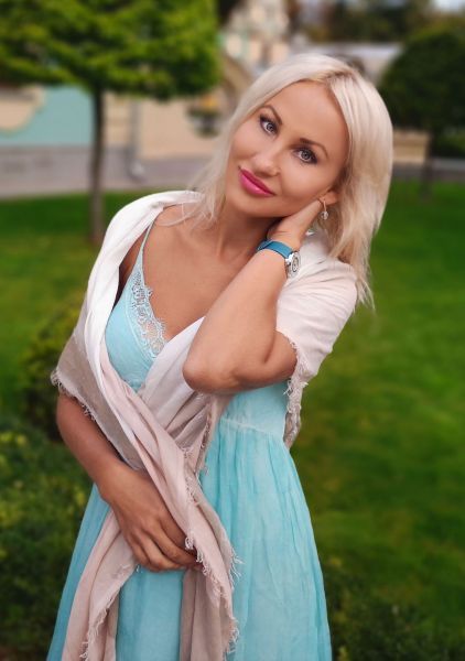 [ru]Алина[/ru][fr]Alina[/fr] femme ukrainienne de Kiev, parle anglais, russe